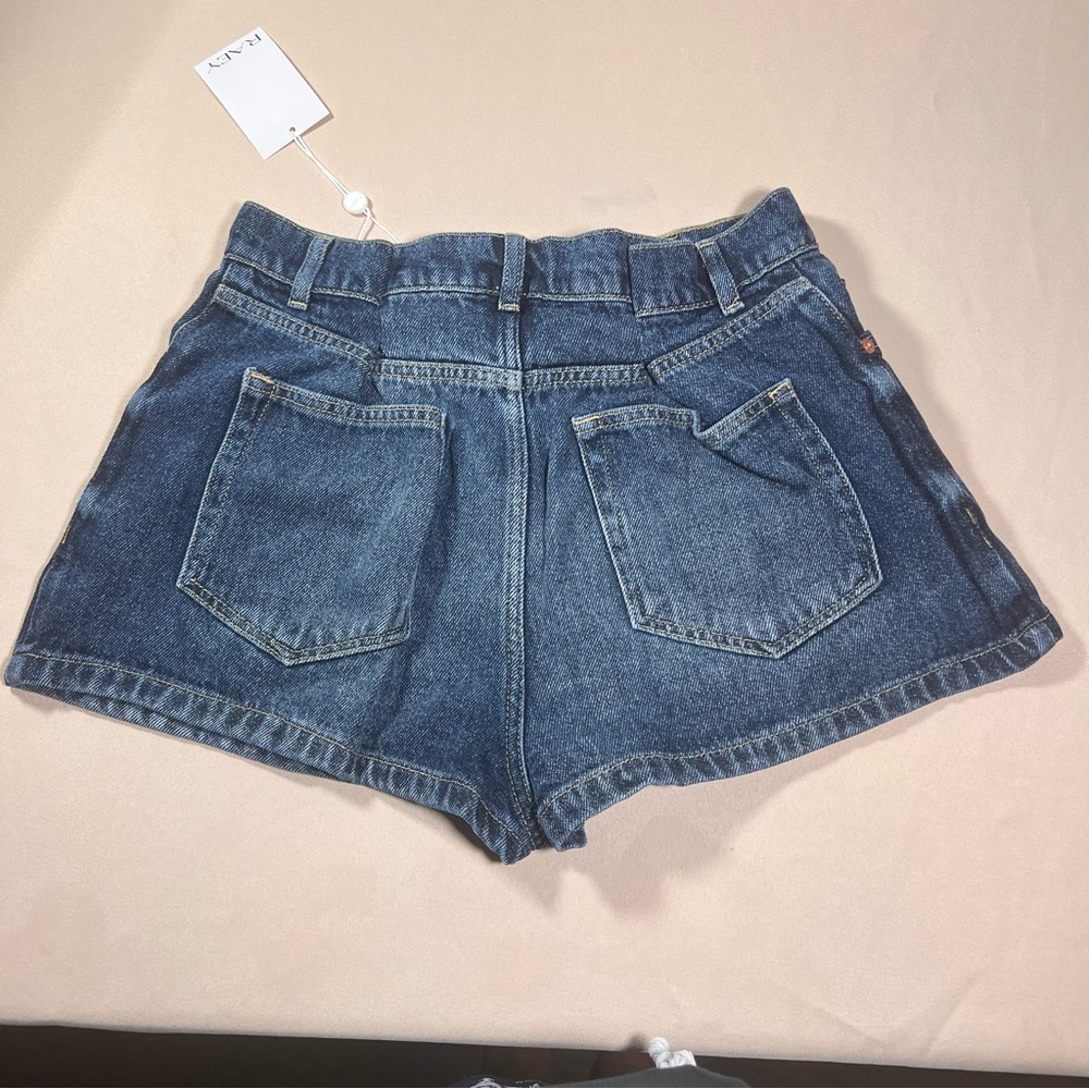 Raey Extra Fold Denim Shorts Dark Indigo Size 26 Casual  Gathered Waist Cute NWT - Picture 4 of 13